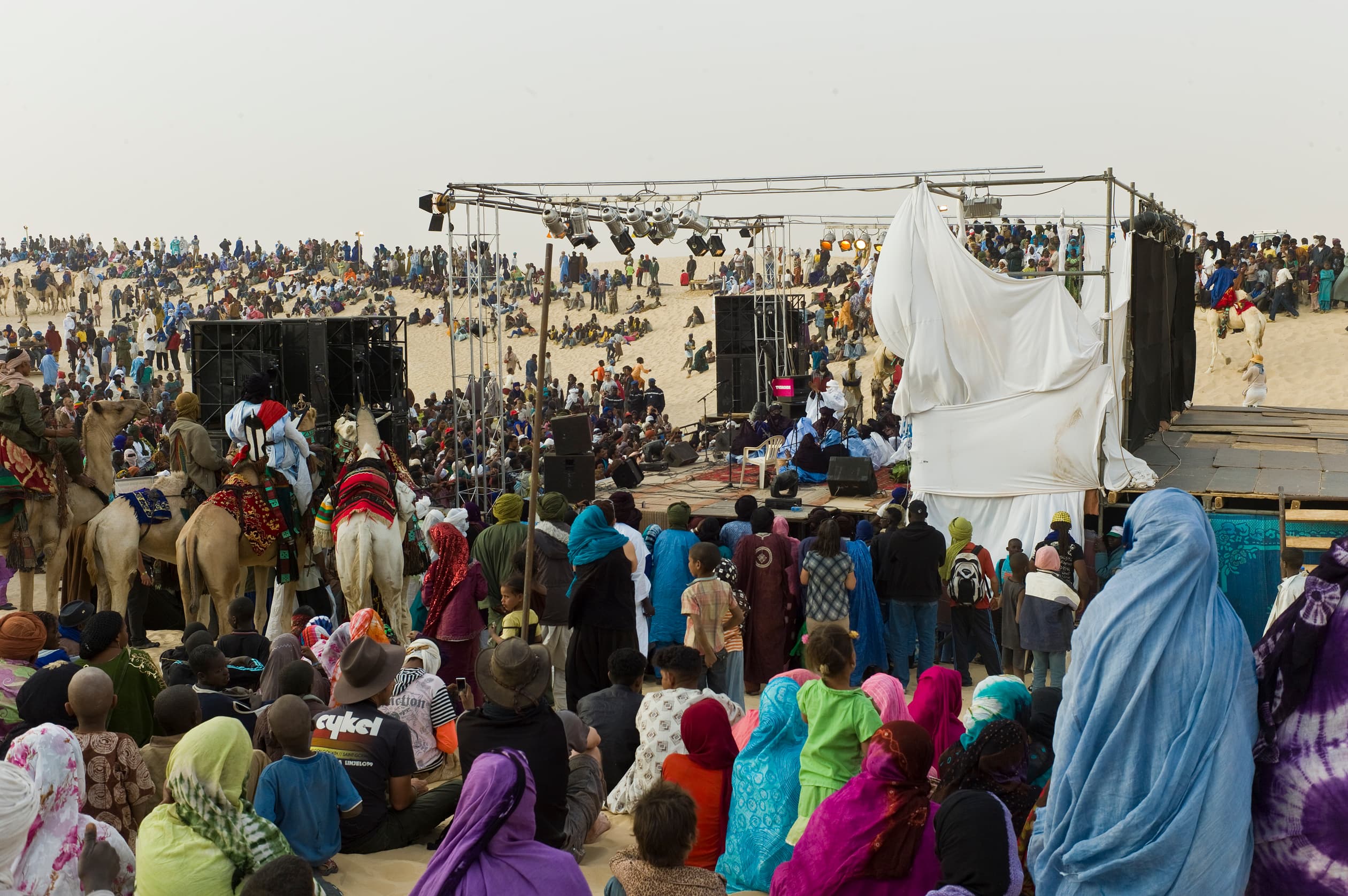 Brightly decorated pirogues racing on the Niger River during the Festival on the Niger at Ségou